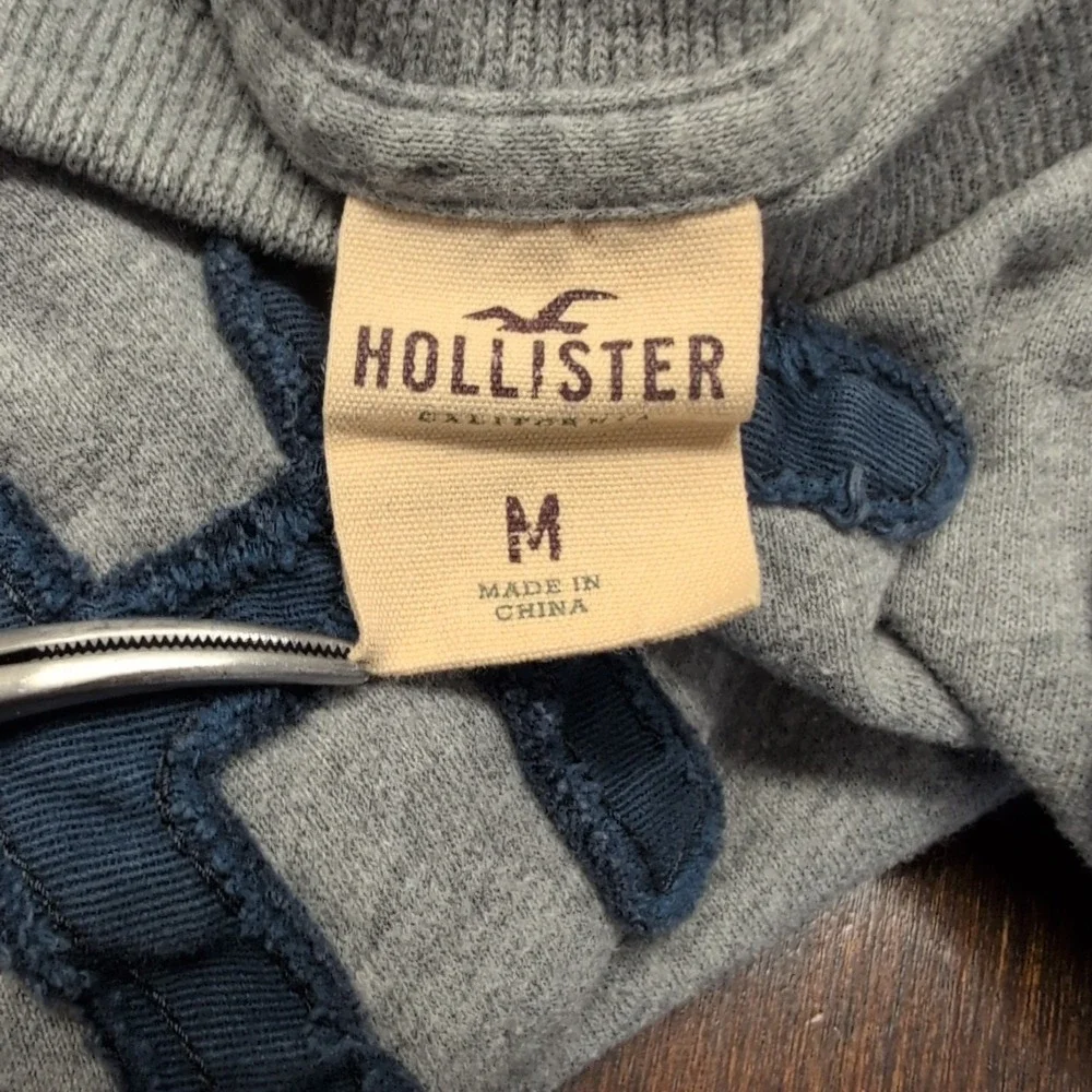 Vintage‎ Y2K Hollister California Gray Short Sleeve Graphic T Shirt Size Medium